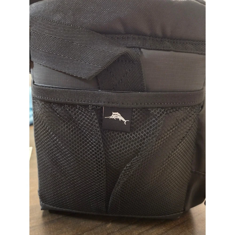 Tommy Bahama Zipperless Coldlok 9 Can Lunch Box Cooler American Flag Black NWT